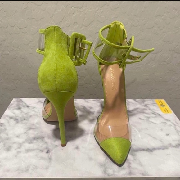 Shoes - Picture 1 of 4